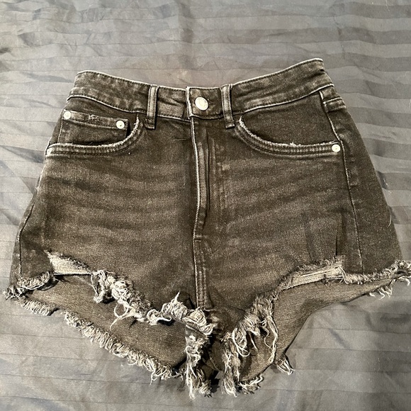 Zara High Rise Denim Cutoff Shorts in Black - Picture 1 of 4